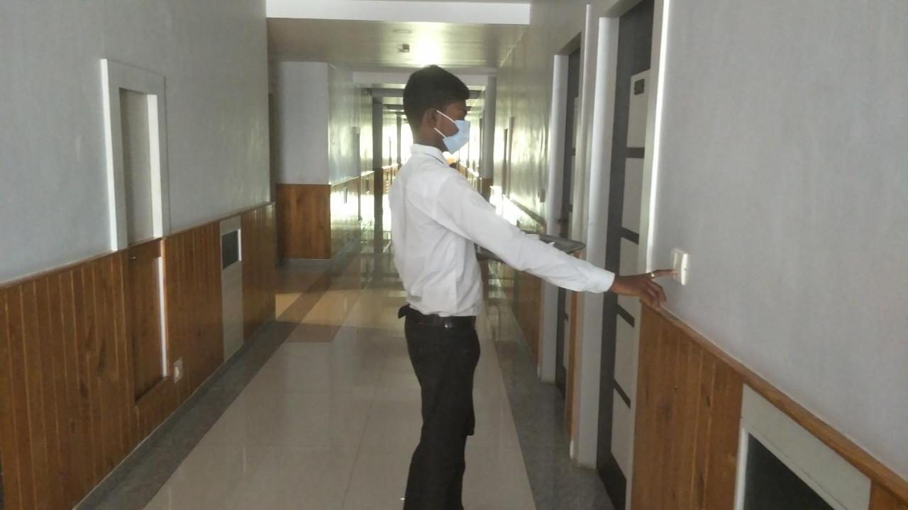 Hotel Mayas Tiruchirappalli Bagian luar foto