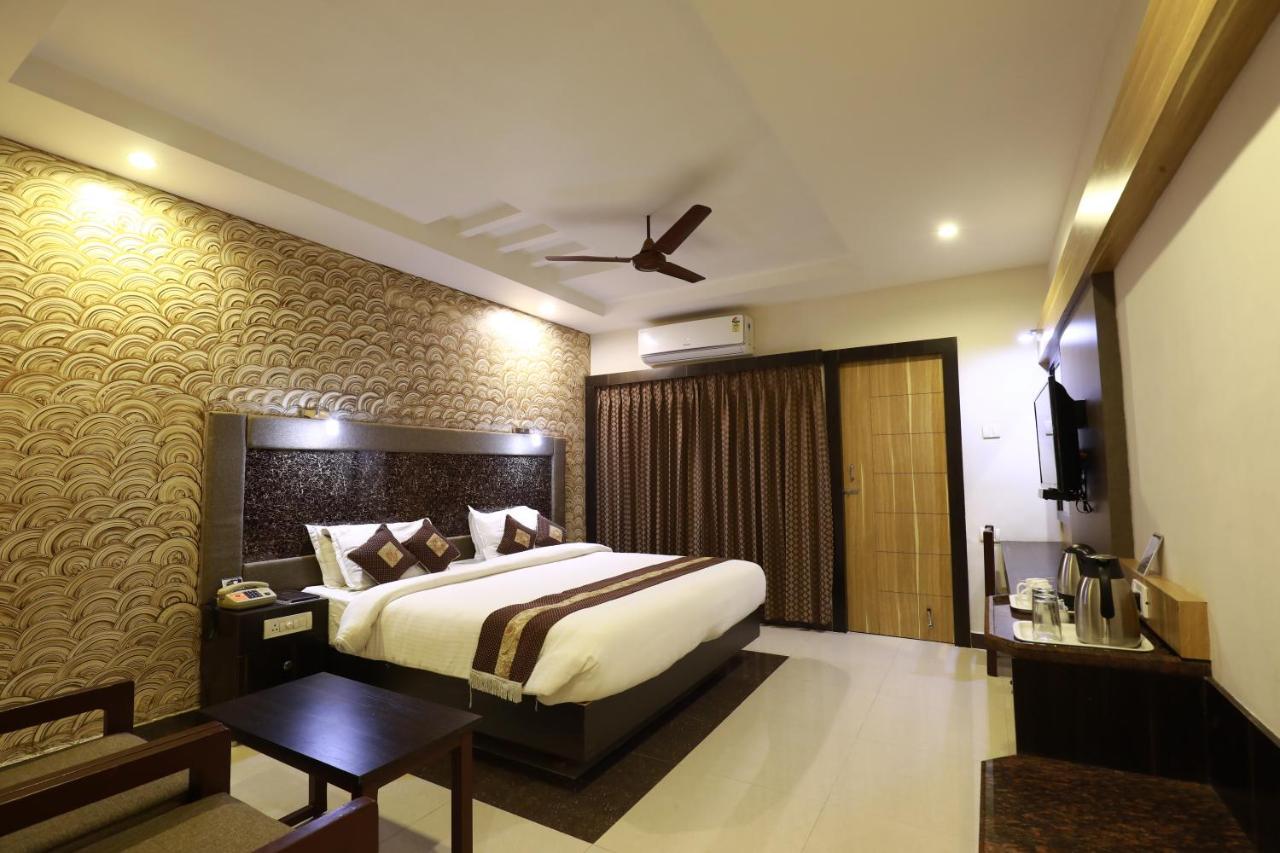 Hotel Mayas Tiruchirappalli Bagian luar foto