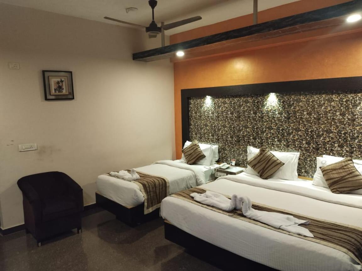 Hotel Mayas Tiruchirappalli Bagian luar foto