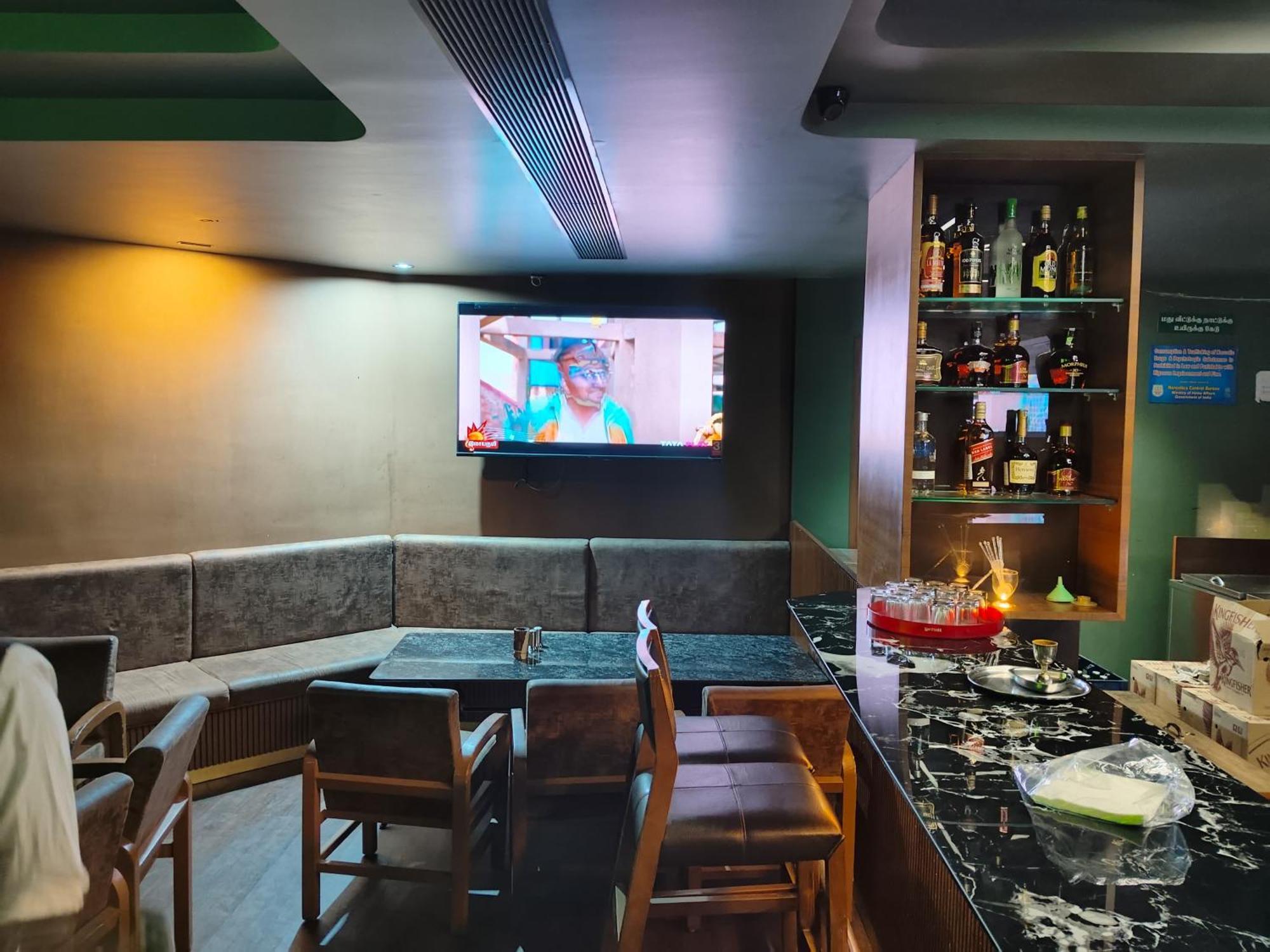 Hotel Mayas Tiruchirappalli Bagian luar foto